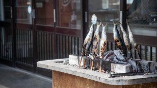 民宿・青塚食堂｜ メニューの焼きニシンがでかくて美味くて最高