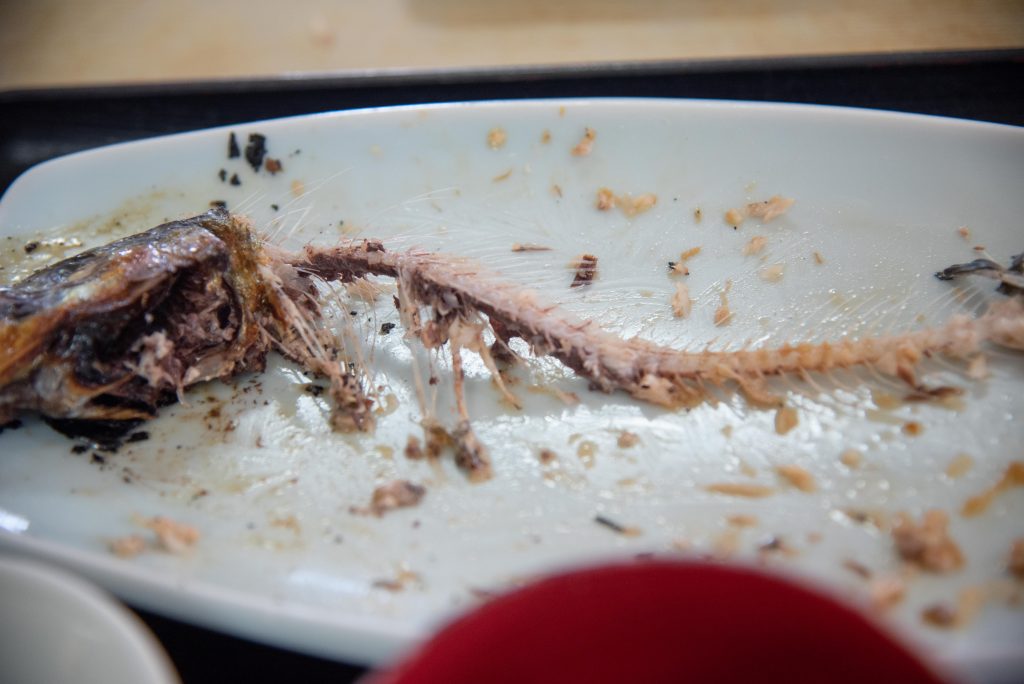 民宿・青塚食堂のにしん焼き定食のにしんは骨いがい全部食べられる
